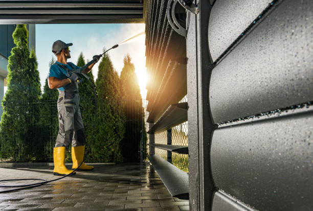 Animal Enclosure Cleaning in Discovery Harbour, HI